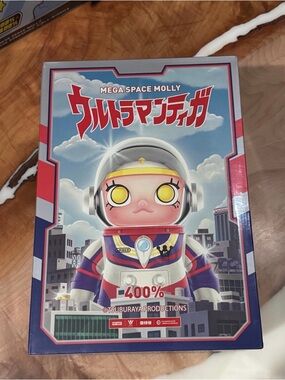 Mega Space Molly Ultraman Tiga 400% Vinyl Figure - Red, Blue, White